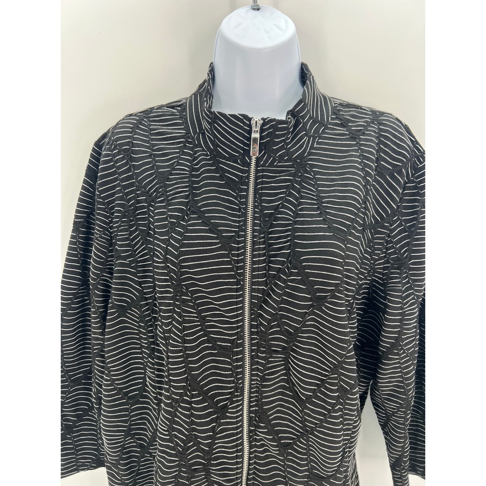 Weekends By Chico's 3 US XL Black Striped Textured Full Zip Mock Neck Jacket - Picture 13 of 14